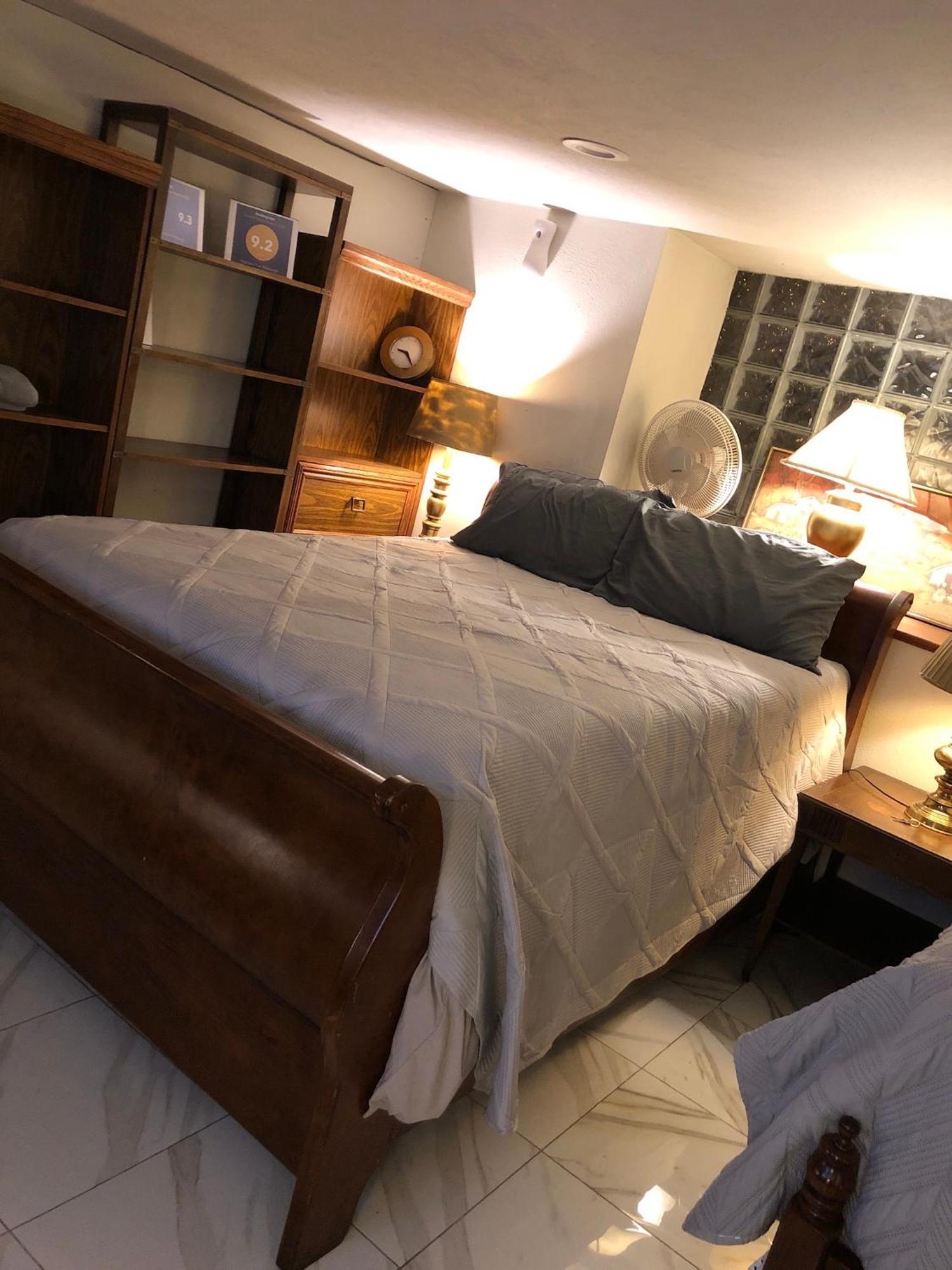 Highland Park Apartment *